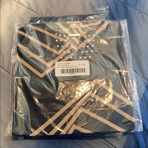 GRAPHIC STUDDED KEYHOLE TUNIC